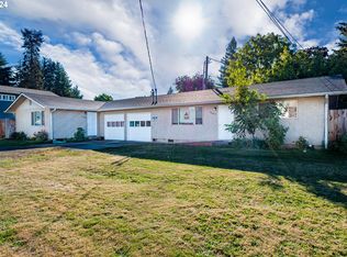 3086/3088 Memory Ln, Eugene, OR 97404