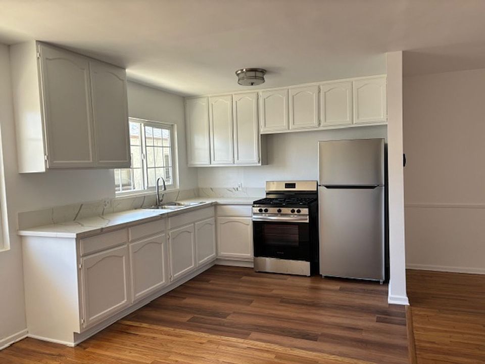 1st image of 3212 Bagley Ave APT 8