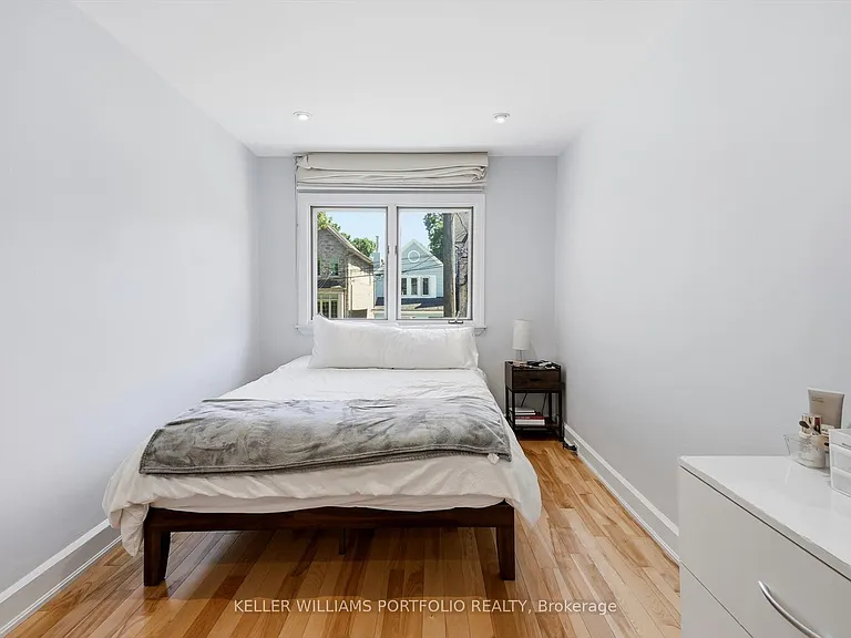 222 Hillsdale Ave E — Photo 23