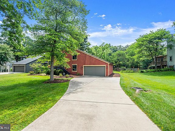 3rd image of 6252 Audubon Dr