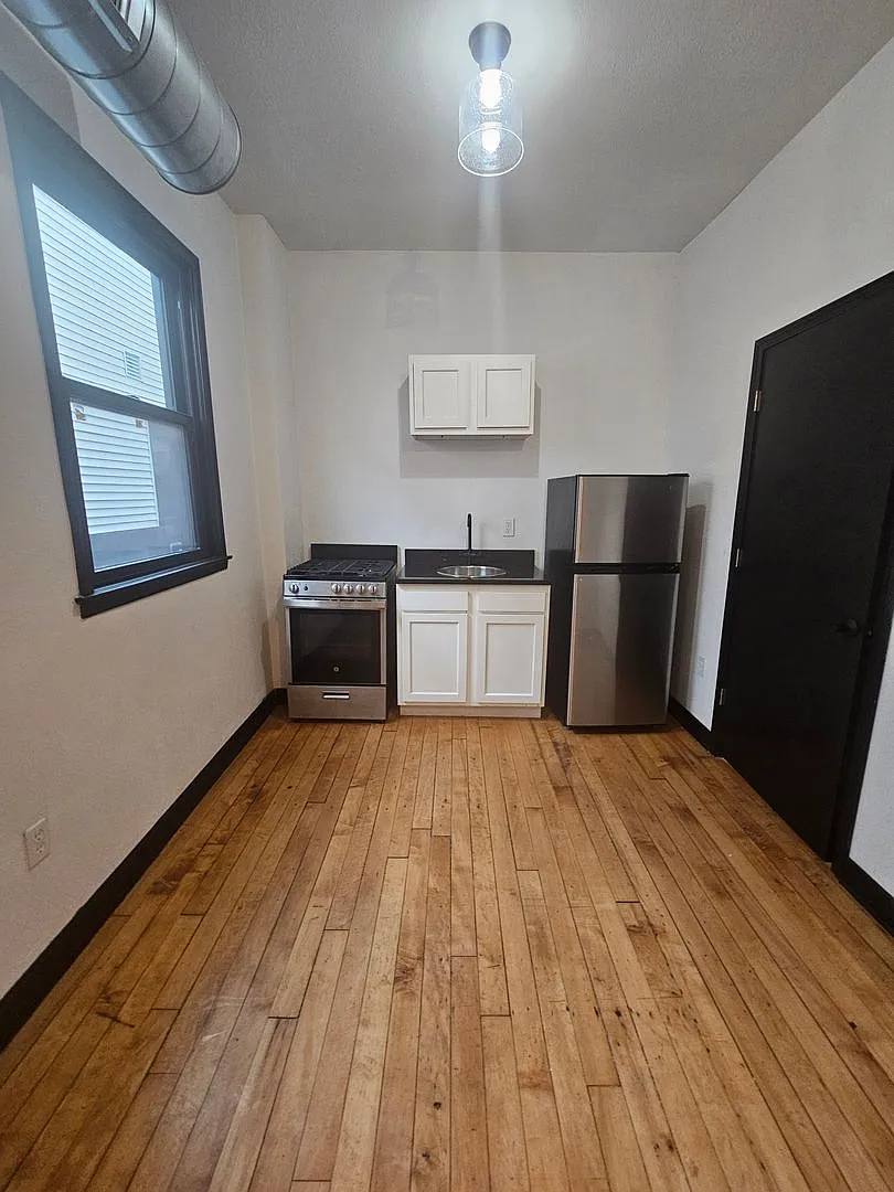 The Berm - 2001 10th Ave (24 Units Luxury Apartments) — Photo 2
