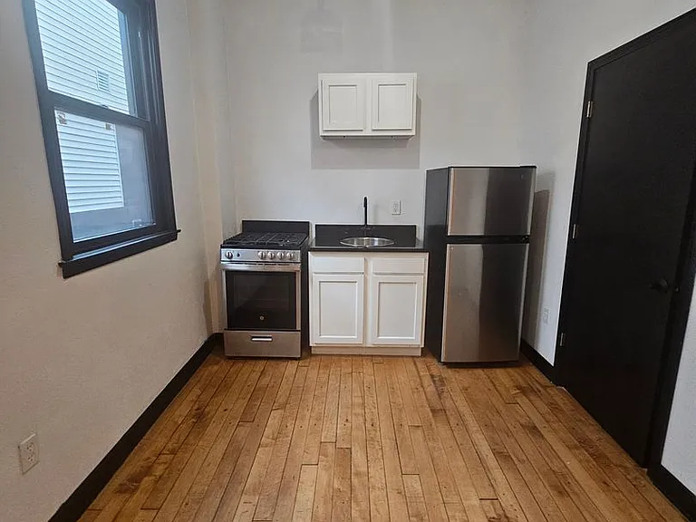 The Berm - 2001 10th Ave (24 Units Luxury Apartments) — Photo 2