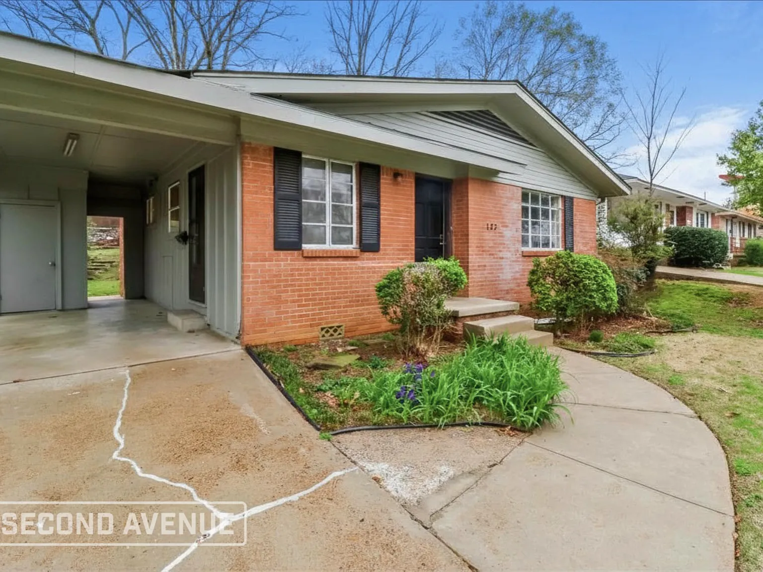 3 bed, 1.0 bath, 1200 sqft, $1,545 — Photo 2