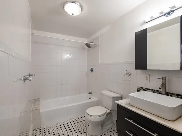 6 Monmouth St APT 202, Boston, MA 02128