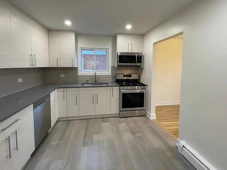 8447 W Oak Ave — Photo 3