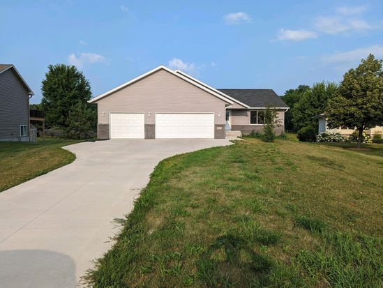 1007 Prairie Ridge Ln, Lester Prairie, MN 55354