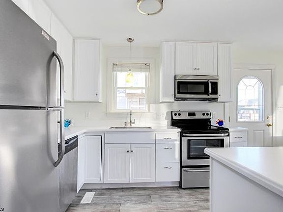 4th image of 1248 Bay Ave #1248