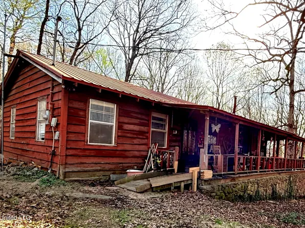 1144 Lake Breeze Dr, Hickory Flat, MS 38633