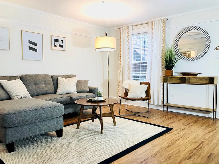 122 W Jones St #B — Photo 3