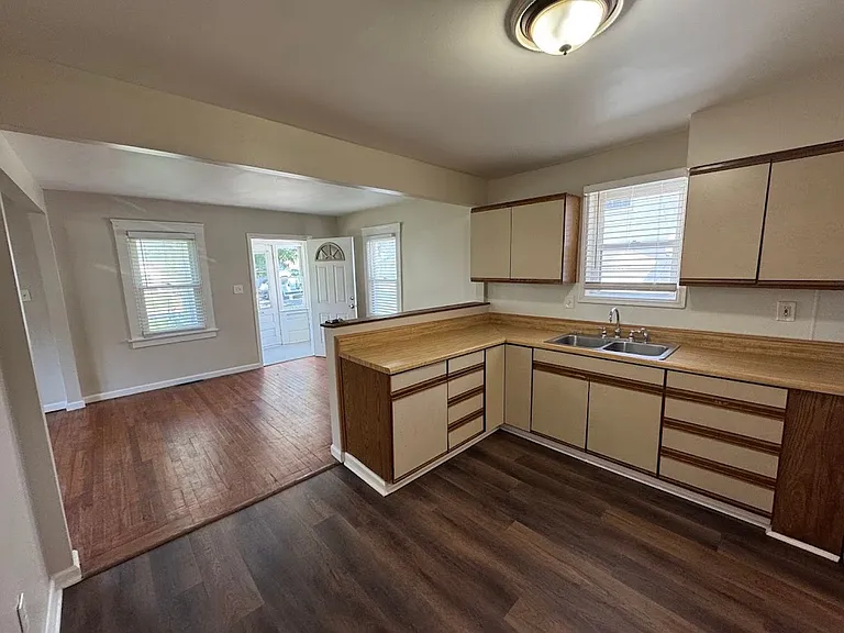 3204 McDowell St — Photo 7