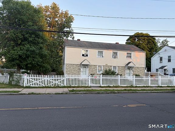 3rd image of 4-6 New Hampshire Dr Drive