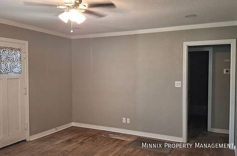 2608 6th Ave — Photo 5
