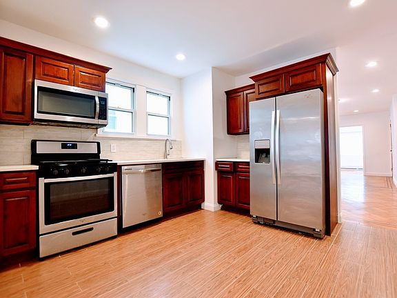 3rd image of 42-03 21st Ave #G1