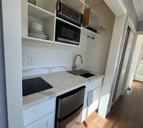 5th image of 133 S 20th St #B