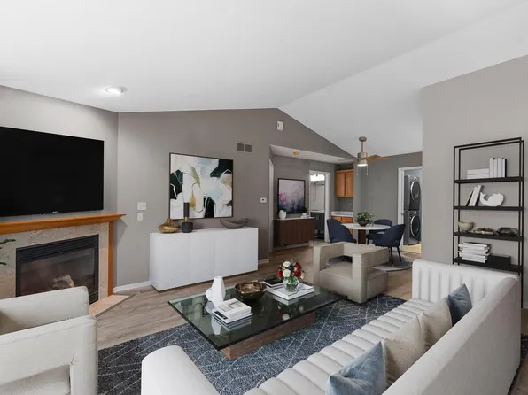 6180 Walnut LANE #83, Cudahy, WI 53110