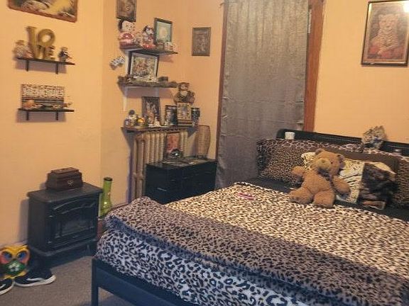 5th image of 413 Delaware St