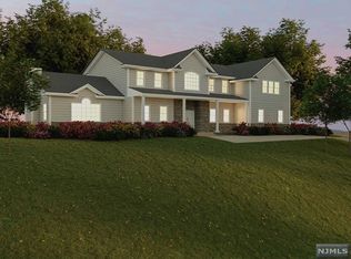 102 Jasmine Ct, Franklin Lakes, NJ 07417