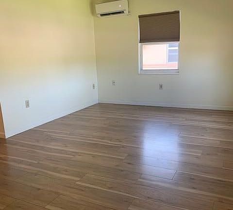 5th image of 380 N Brevard Ave APT B3
