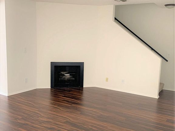 3rd image of 18333 Hatteras St Unit 27