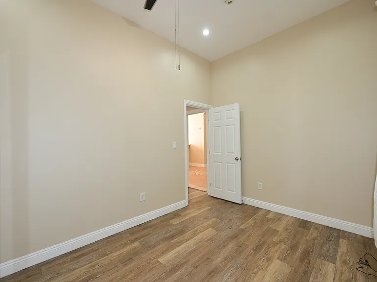 332 E Olive Ave — Photo 30