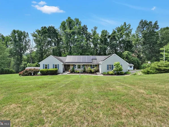 127 Freedom Valley Cir, Coatesville, PA 19320