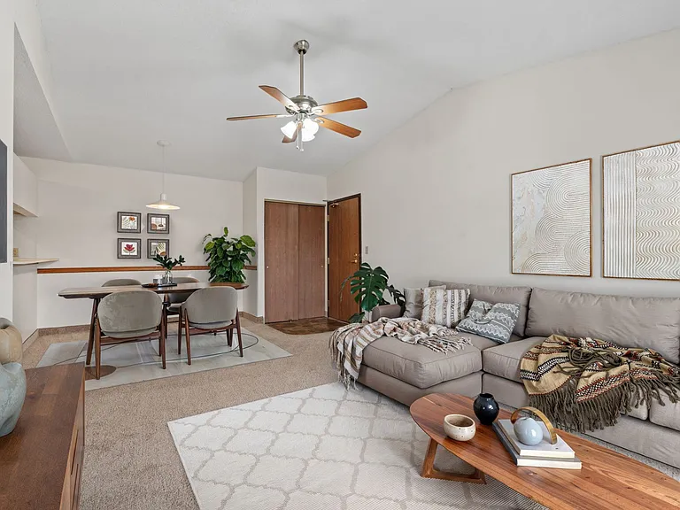 Cascade - 2 Bed / 1 Bath - 900 Sq.Ft.