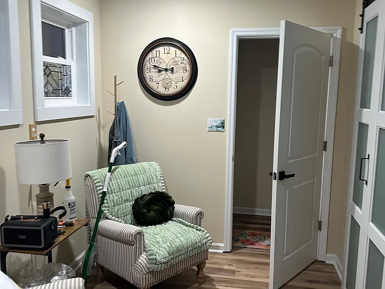 1010 Bate Ave — Photo 6