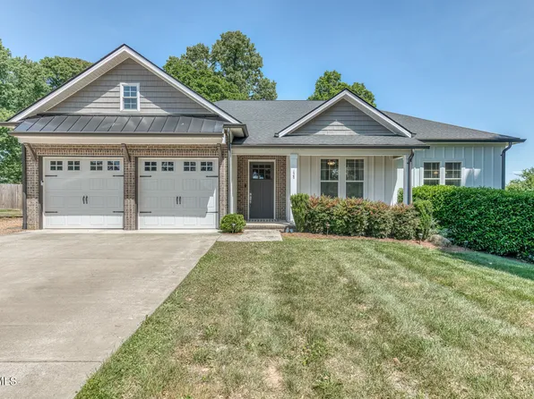 138 Isenberg Dr, Johnson City, TN 37615