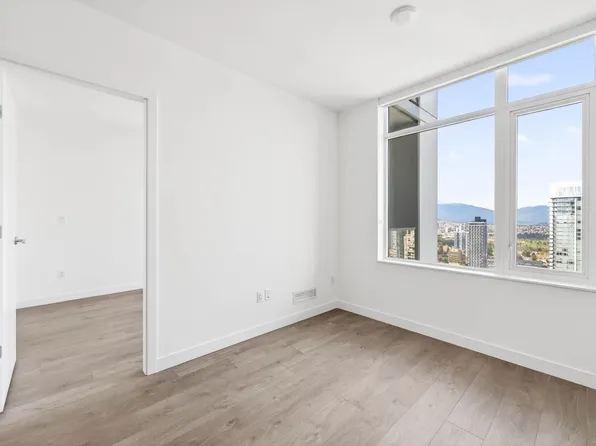 6468 Willingdon Ave #3507, Burnaby, BC V5H 2T3