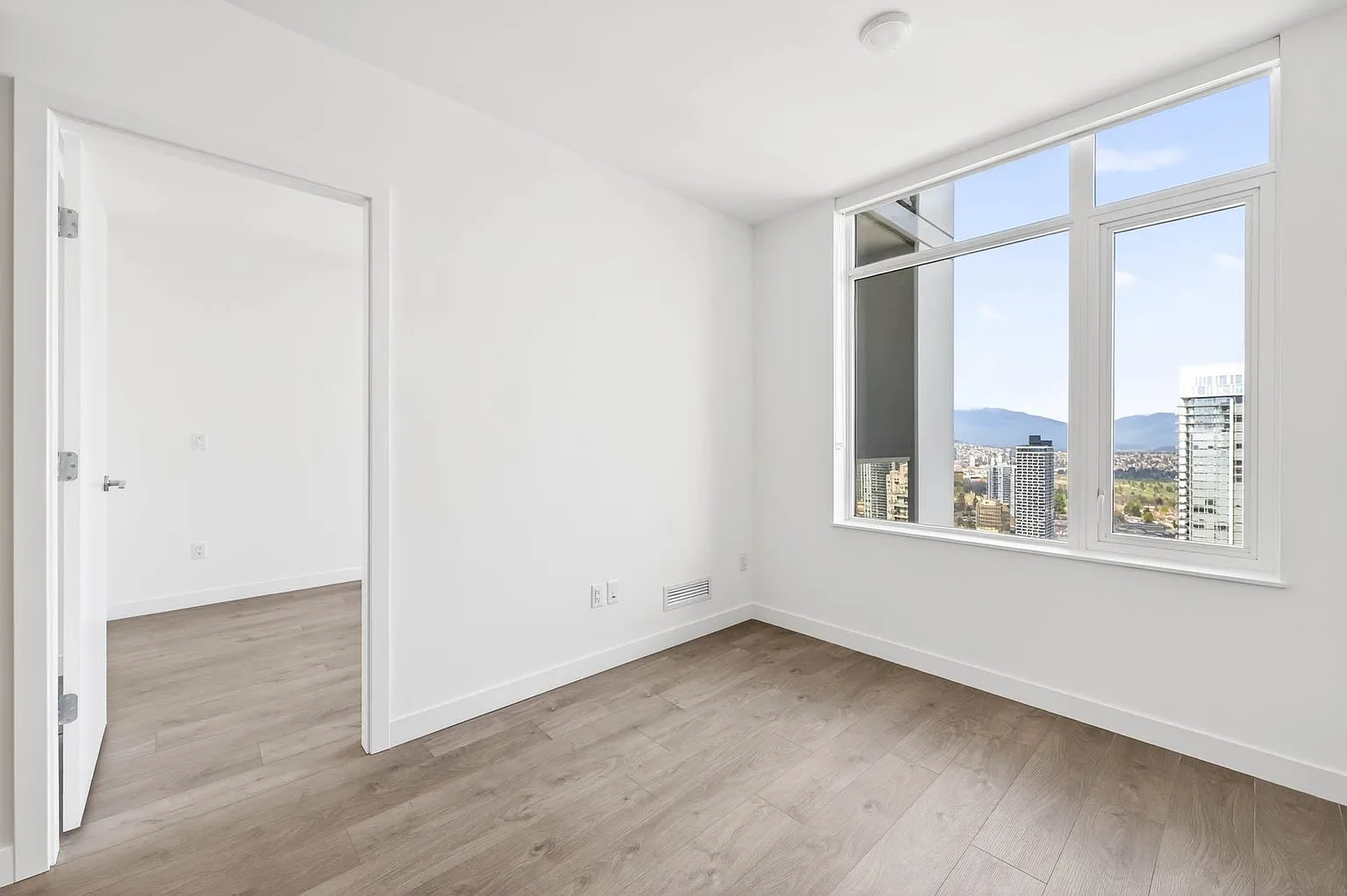 6468 Willingdon Ave #3507 photo 1
