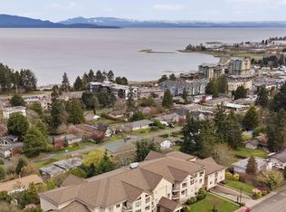 335 Hirst Ave W #106, Parksville, BC V9P2R5