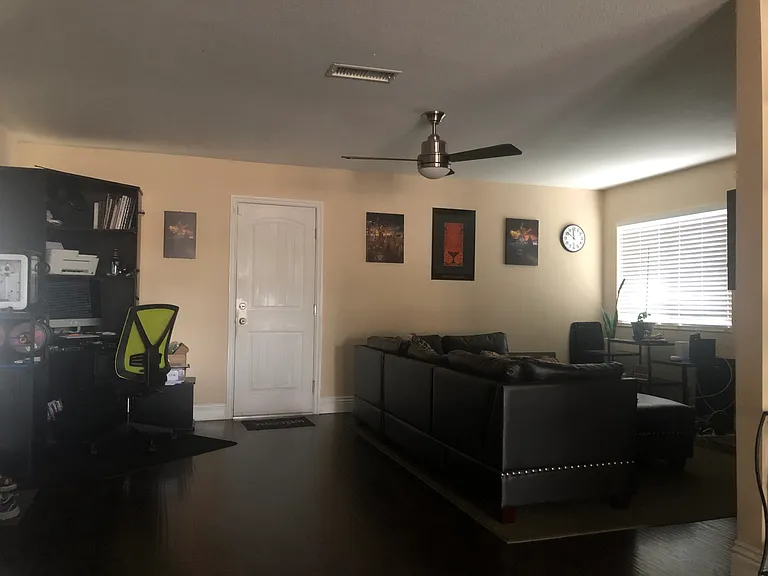 Shared Living room with a large flat screen smart TV and high speed WiFi.