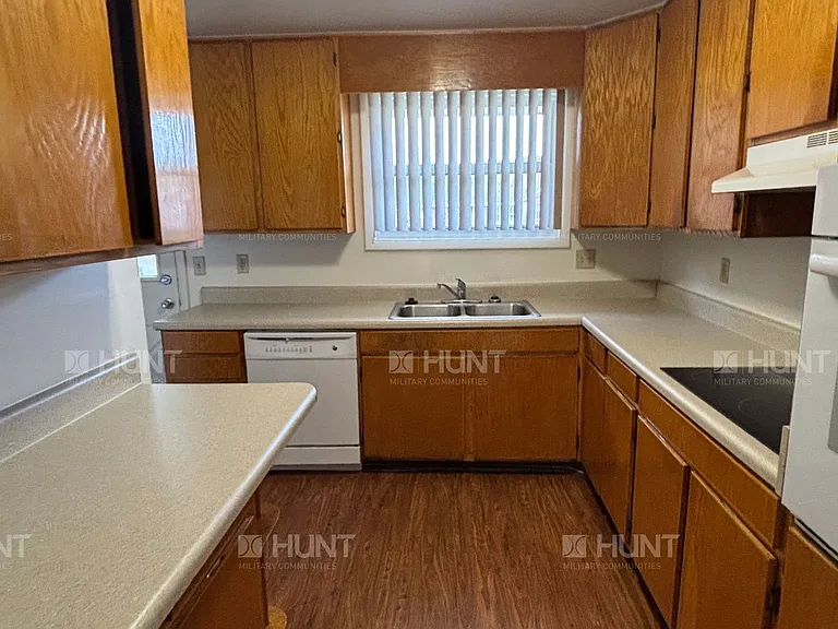 213 Cobia Dr — Photo 3