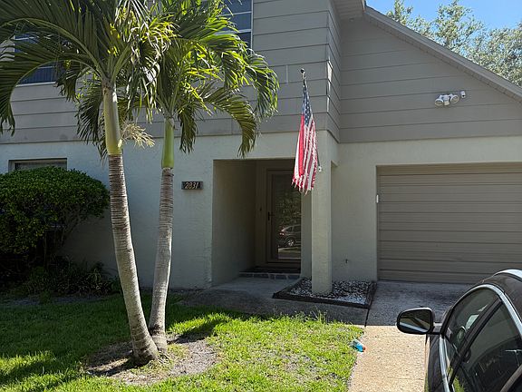 Front Entryway from Main Driveway