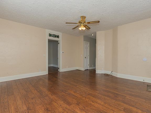 5th image of 305 E Vine St
