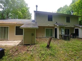 1566 Oakpointe Dr SW, Marietta, GA 30008