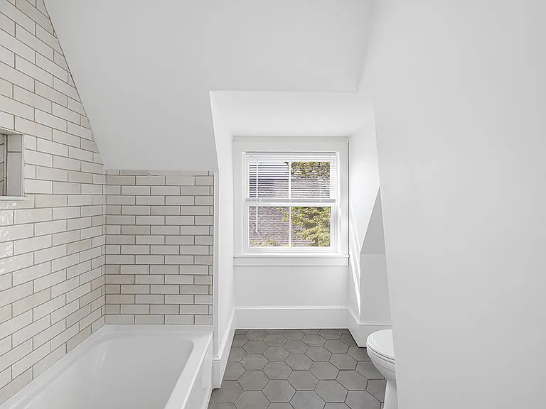291 Governor St #302 — Photo 8