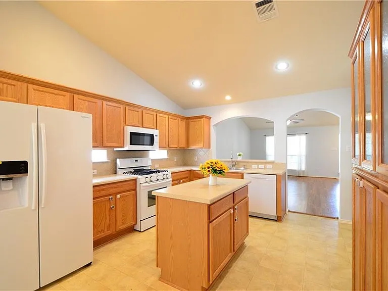 1215 Cardigan St — Photo 5