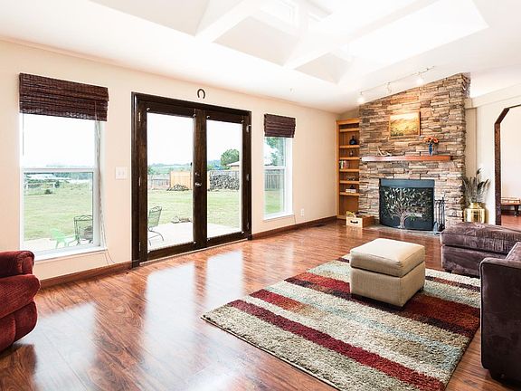5th image of 275 Orchard View Dr