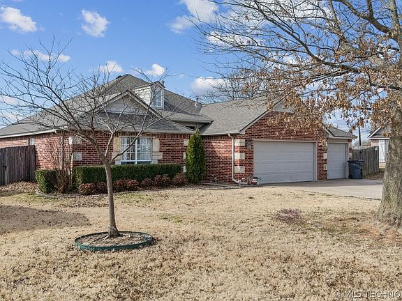 3rd image of 8050 Silverado Rd