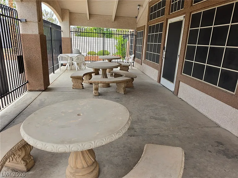 408 Roman Tree Ct — Photo 38