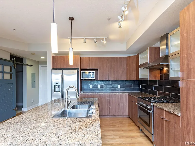 2240 N Clay St #505 — Photo 7