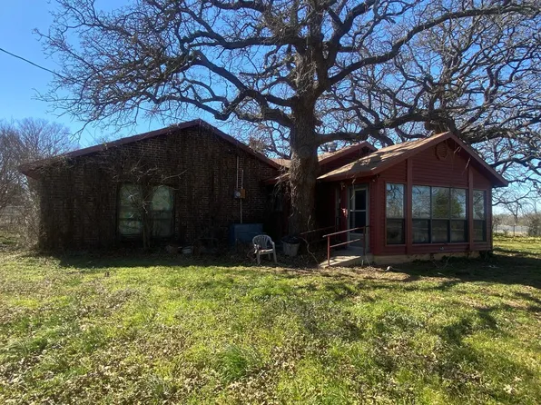 101 Tom Bryant St, Cross Plains, TX 76443