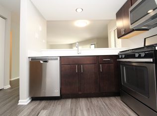 1801 N Dayton St APT 1B, Chicago, IL 60614