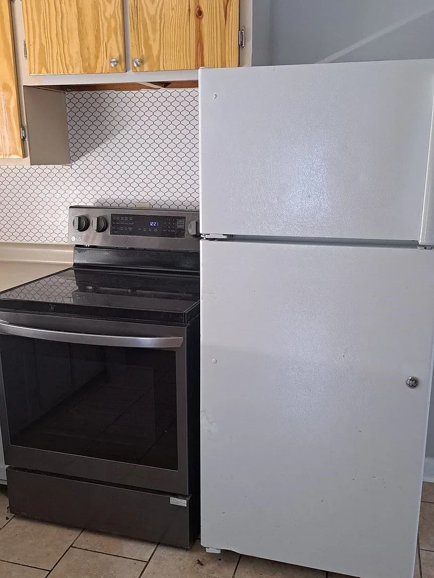 3 bed, 1184 sqft, $2,500 — Photo 3