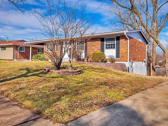 3rd image of 8429 Hawkesbury Dr