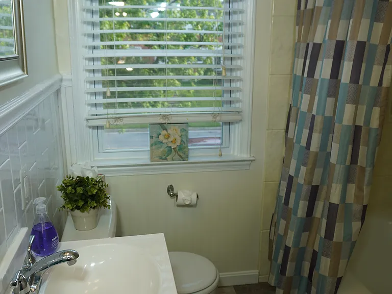 1710 Weston Ave — Photo 32