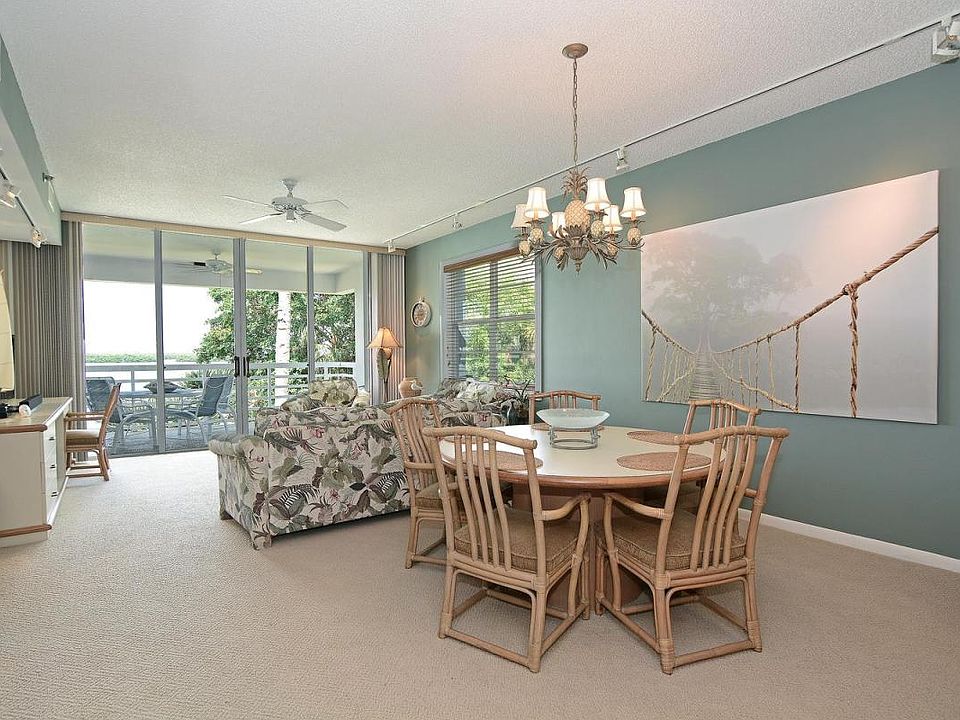 Living room/dining room