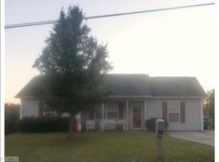 2461 Shadow Valley Rd, High Point, NC 27265