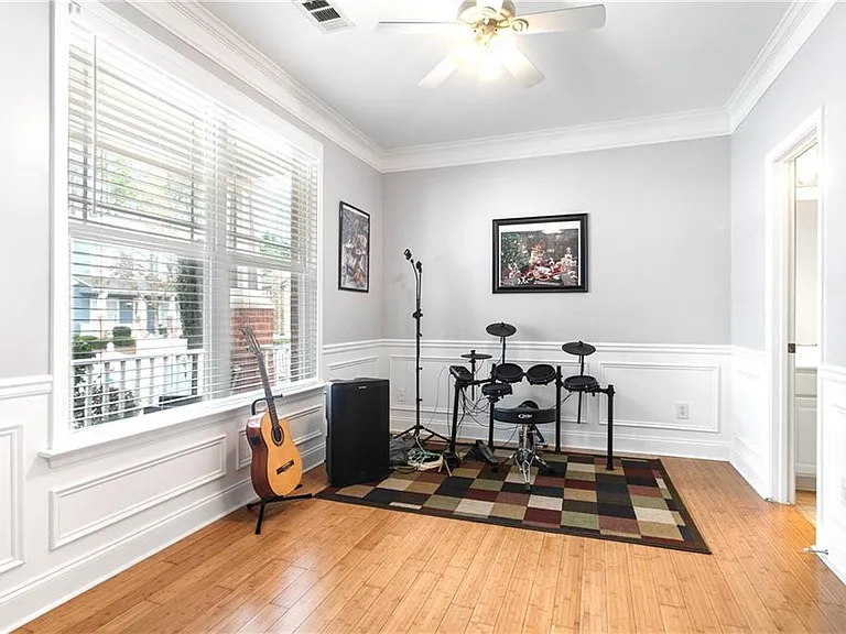 3538 Old Towne Ln — Photo 11
